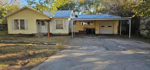 1028 E Walnut St, Hillsboro, TX 76645