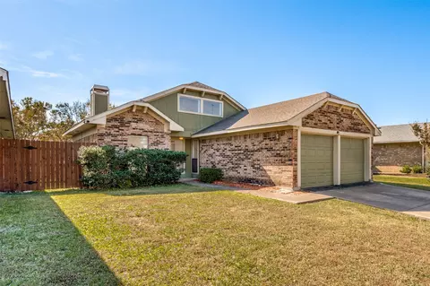 2002 Verlaine Dr, Carrollton, TX 75007