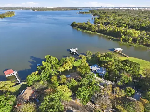9848 Lake Haven Cir, Fort Worth, TX 76108