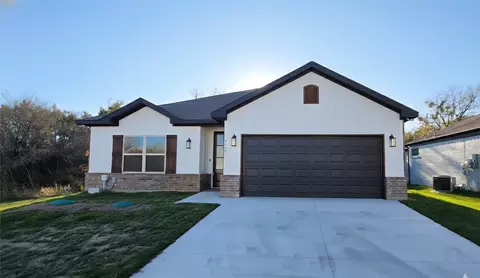 4608 Eagle Nest Ct, Granbury, TX 76048
