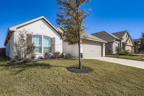 800 Misty Ln, Cleburne, TX 76033