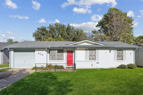 904 Nelson Ter, Bedford, TX 76022