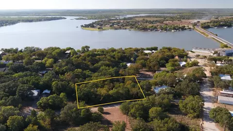 6908 Clover Leaf Dr, Brownwood, TX 76801
