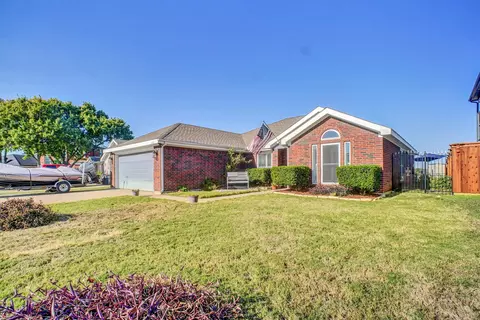3732 Cove Meadow Ln, Fort Worth, TX 76123