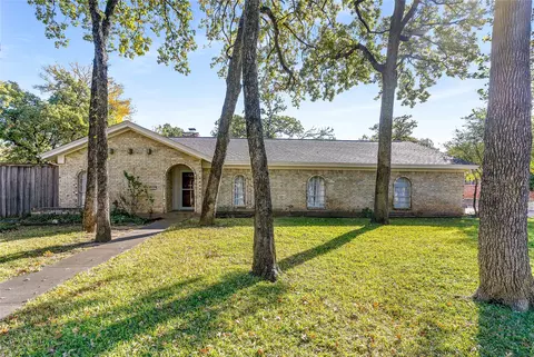 203 Walnut Way, Euless, TX 76039 photo 3
