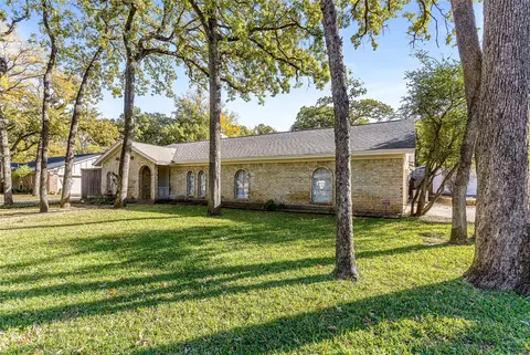 203 Walnut Way, Euless, TX 76039 photo 4