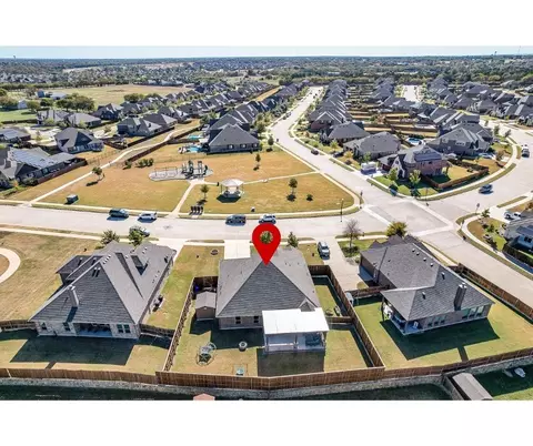 709 Autumn Run Rd, Midlothian, TX 76065