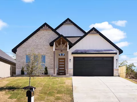 3114 N Pecan St, Fort Worth, TX 76106