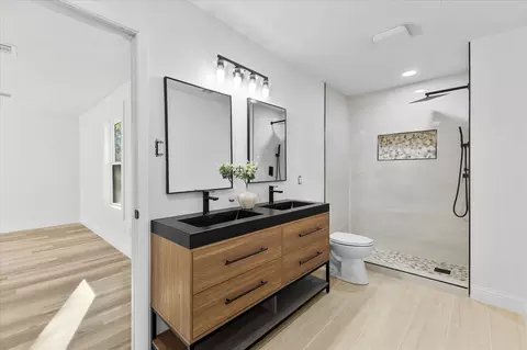 Bath - 407 Freestone Dr, Euless, TX 76039 photo 1 of 2