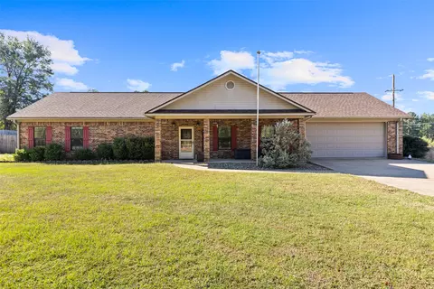 124 Woodpecker Rd, Gladewater, TX 75647