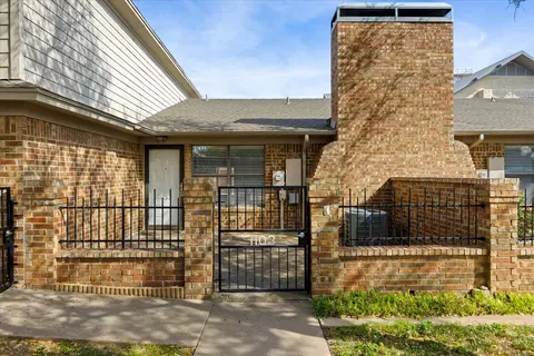 1103 Glenbrook St, Benbrook, TX 76126