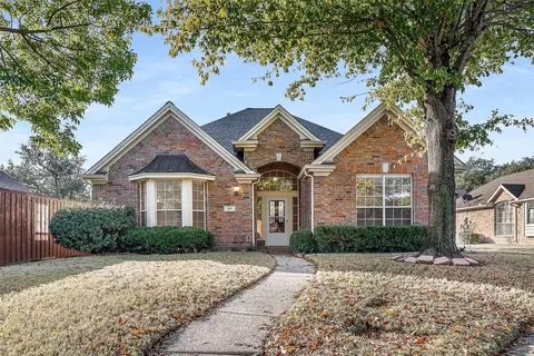 111 Midcrest Dr, Irving, TX 75063