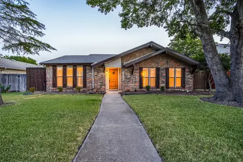 2700 Chancellor Dr, Plano, TX 75074