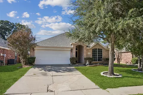 6828 Crenshaw Ln, Denton, TX 76210
