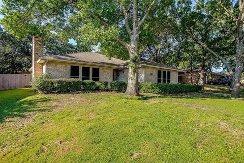 5306 Oak Brook Rd, Arlington, TX 76016