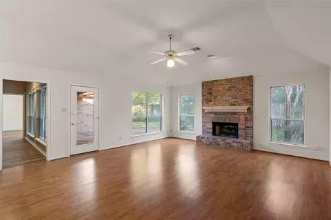 Living - 3133 Chimney Hill Dr, Waco, TX 76708 photo 7 of 7