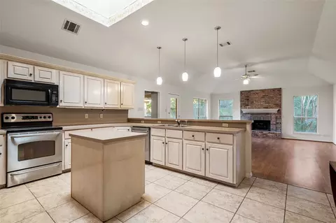 Kitchen - 3133 Chimney Hill Dr, Waco, TX 76708 photo 3 of 4