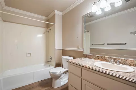 Bath - 3133 Chimney Hill Dr, Waco, TX 76708 photo 3 of 3