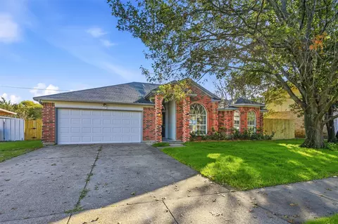 609 Thorton Ct, Cedar Hill, TX 75104