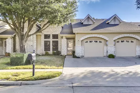 816 Earhart Ave, Grand Prairie, TX 75051