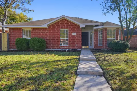 1542 Sunny Meadow Rd, Lancaster, TX 75134