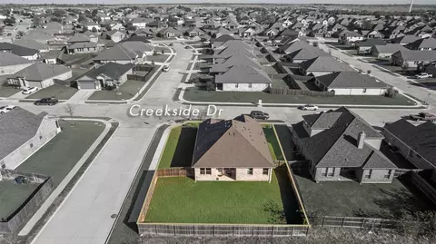 136 Creekside Dr, Sanger, TX 76266 photo 3
