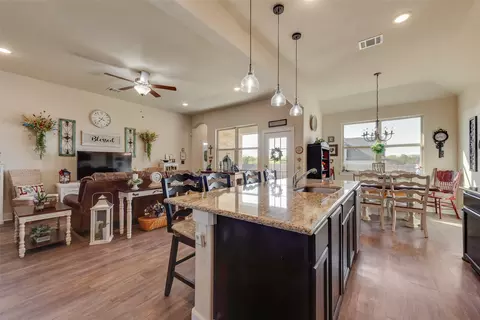 136 Creekside Dr, Sanger, TX 76266 photo 12