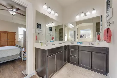 136 Creekside Dr, Sanger, TX 76266 photo 18