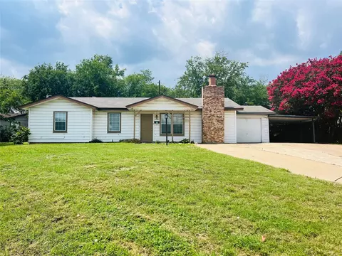 109 NE Cindy Ln, Burleson, TX 76028