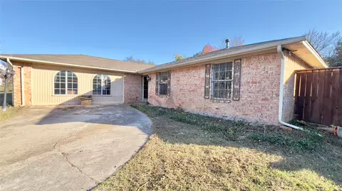 636 Scottsboro Ln, Dallas, TX 75241