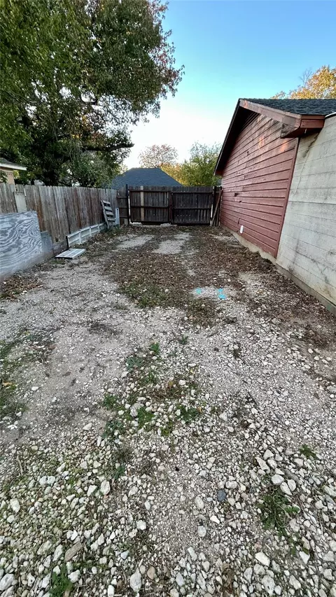 Exterior - 108 Freeman St, Terrell, TX 75160 photo 5 of 12