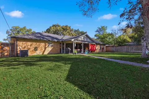 Exterior - 110 E 7th St, Irving, TX 75060 photo 6 of 6