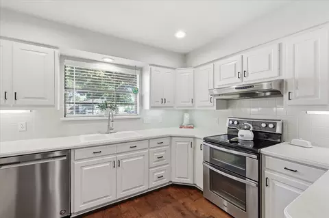 Kitchen - 110 E 7th St, Irving, TX 75060 photo 3 of 4