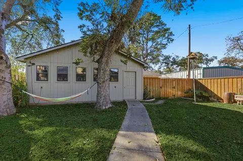 Exterior - 110 E 7th St, Irving, TX 75060 photo 5 of 6