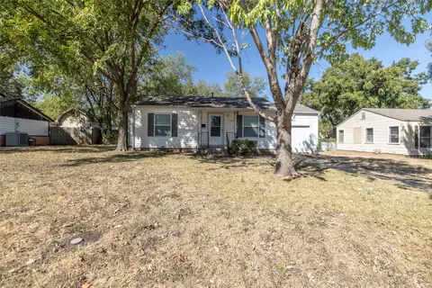 3405 Eastridge Dr, Haltom City, TX 76117