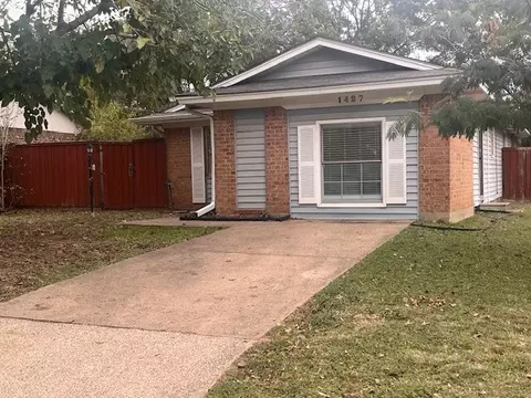 1427 Noble St, Denton, TX 76209