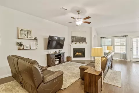 Living - 317 Timberline Dr, Midlothian, TX 76065 photo 1 of 2