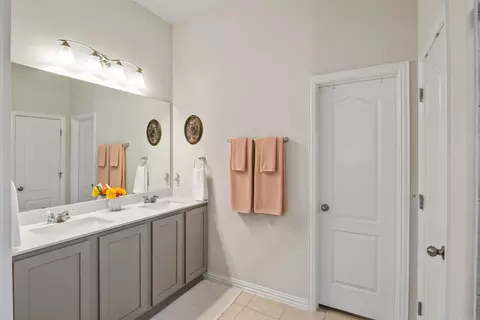 Bath - 317 Timberline Dr, Midlothian, TX 76065 photo 1 of 3