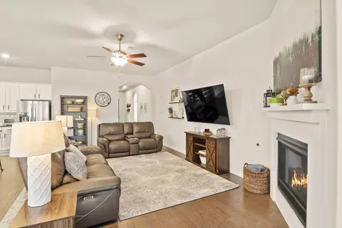 Living - 317 Timberline Dr, Midlothian, TX 76065 photo 2 of 2