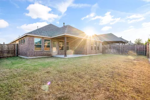 Exterior - 317 Timberline Dr, Midlothian, TX 76065 photo 4 of 6