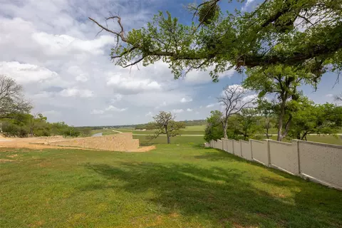 225 Clementine Ct, Fort Worth, TX 76114