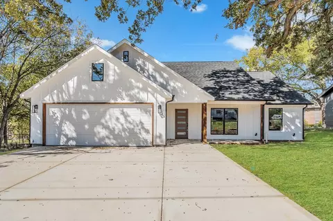 1008 S Spears St, Alvarado, TX 76009