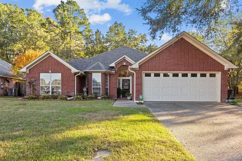 12071 Acadia Dr, Tyler, TX 75703