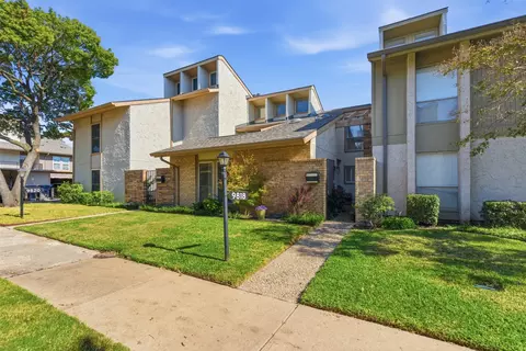 9818 Bent Branch Ln, Dallas, TX 75243