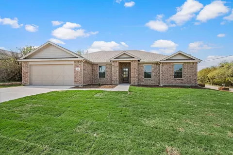 201 Bartlett Ct, Runaway Bay, TX 76426