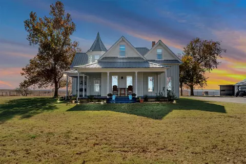 945 Quarter Horse Ln, Bellevue, TX 76228