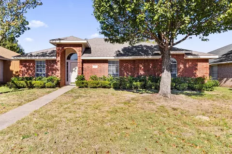 447 Orchard Hill Dr, Cedar Hill, TX 75104
