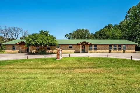 308 Front St, Pottsboro, TX 75076
