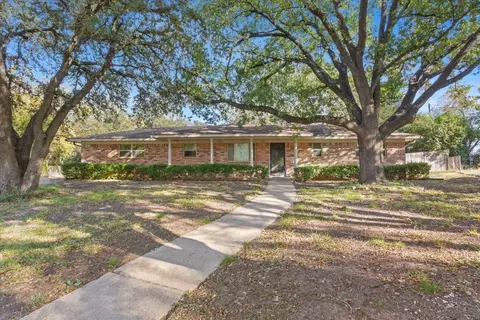 8756 Panther Dr, Woodway, TX 76712