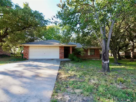 3106 S Lipsey St, Decatur, TX 76234